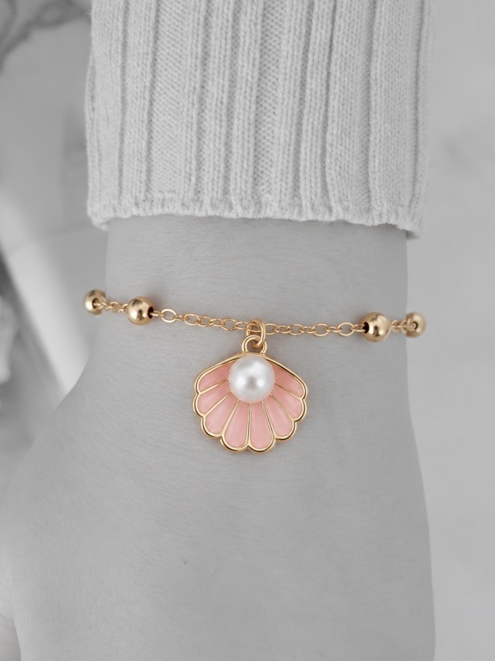 “Pearl in Clam Shell” Pink Enamel Seashell Mermaid Ocean Beachy Surfer Bracelet
